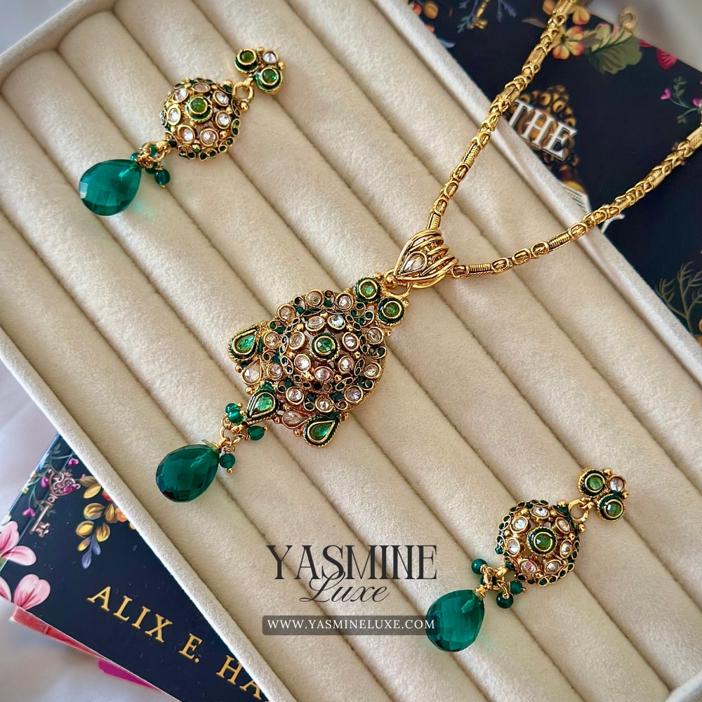 Emerald Kundan Elegance Set