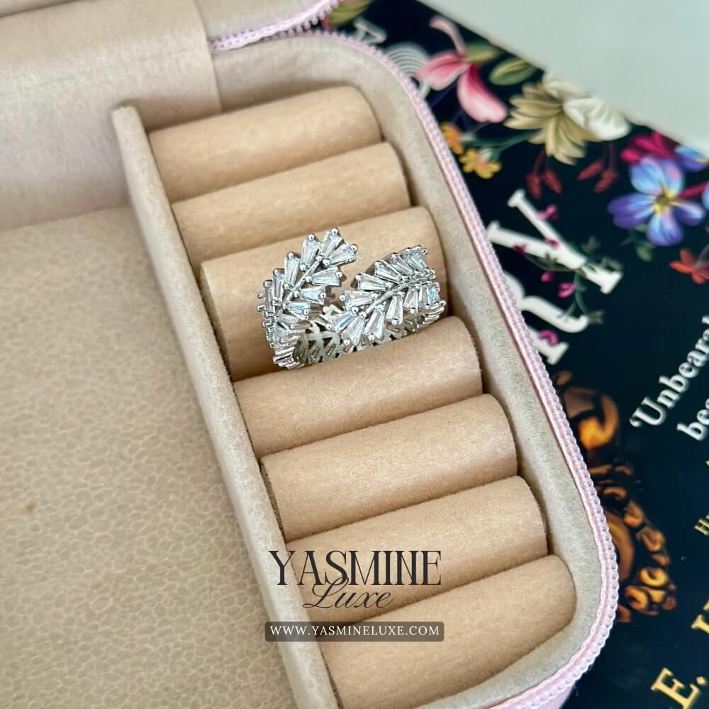 Leafy Sparkle Ring
